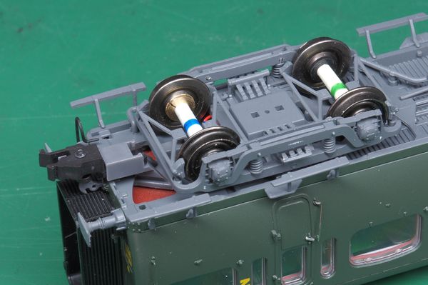 Ring mounted on its axle